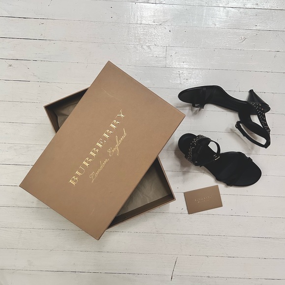 100% Authentic Brand New With Box Burberry Kitten Heel